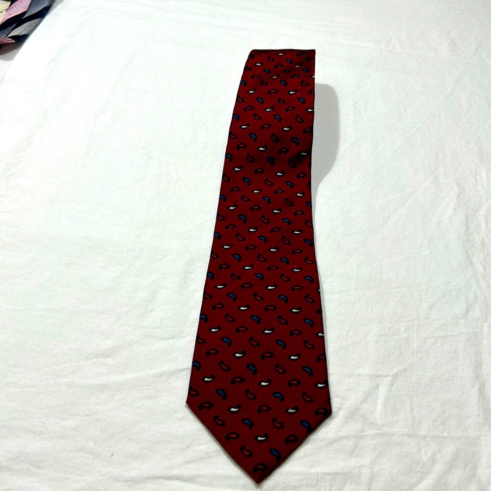 CHRITIAN DIOR SILK TIE MADE IN THE USA WOVEN IN ITALY 💯 SILK